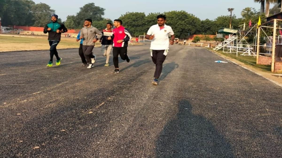 https://www.jagranimages.com/images/newimg/18112022/18_11_2022-indira_marathon_and_star_athletes_23212150.jpg