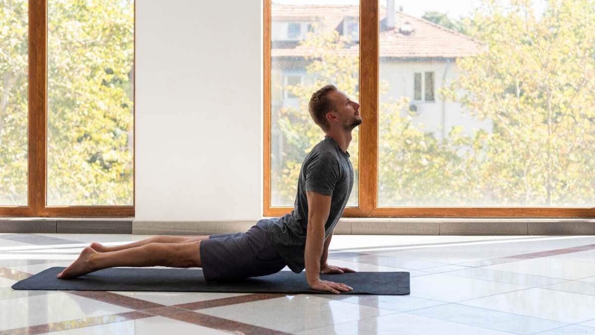 https://www.jagranimages.com/images/newimg/18112022/18_11_2022-yoga_increase_fertility_f_23211579.jpg