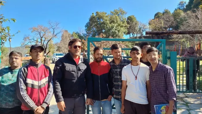 उत्तराखंड में दिखी धोनी की सादगी, इंटरनेट मीडिया में छाया कैप्टन कूल का पहाड़ प्रेम