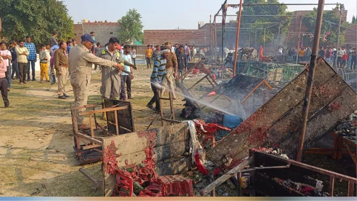 Mathura News: पटाखा बाजार में अग्निकांड में दो और मृत्यु, मृतकों की संख्या हुई सात