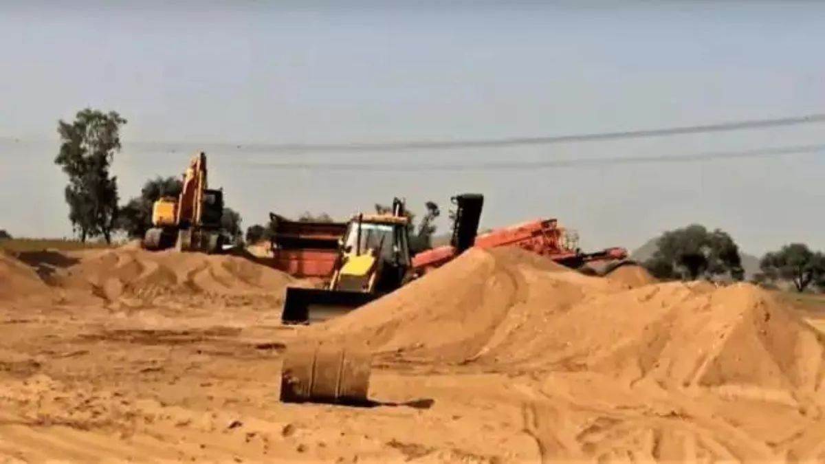 gangster action against 11 people involved in illegal mining in rampur