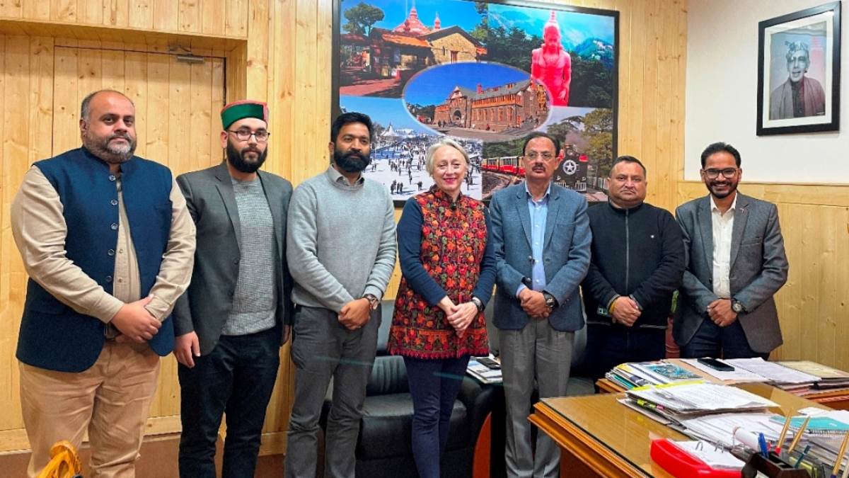 shimla british dhc met industry minister discussed handloom products and fashion show during cricket test match