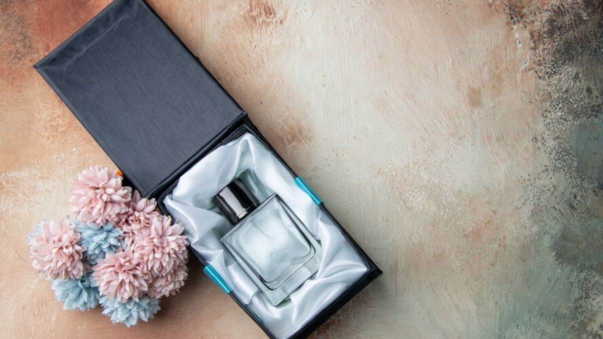 https://www.jagranimages.com/images/newimg/18112024/18_11_2024-best_luxury_perfume_for_men_23833144.jpg