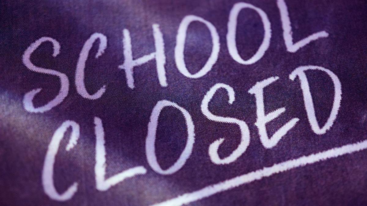 https://www.jagranimages.com/images/newimg/18112024/18_11_2024-schools_close_23833290.jpg
