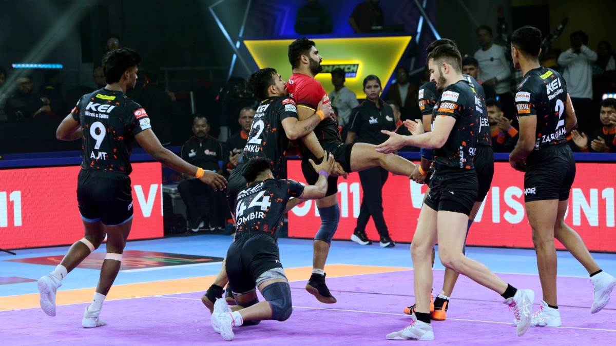 https://www.jagranimages.com/images/newimg/18112024/18_11_2024-u_mumba_beat_bengaluru_bulls_23833302.jpg