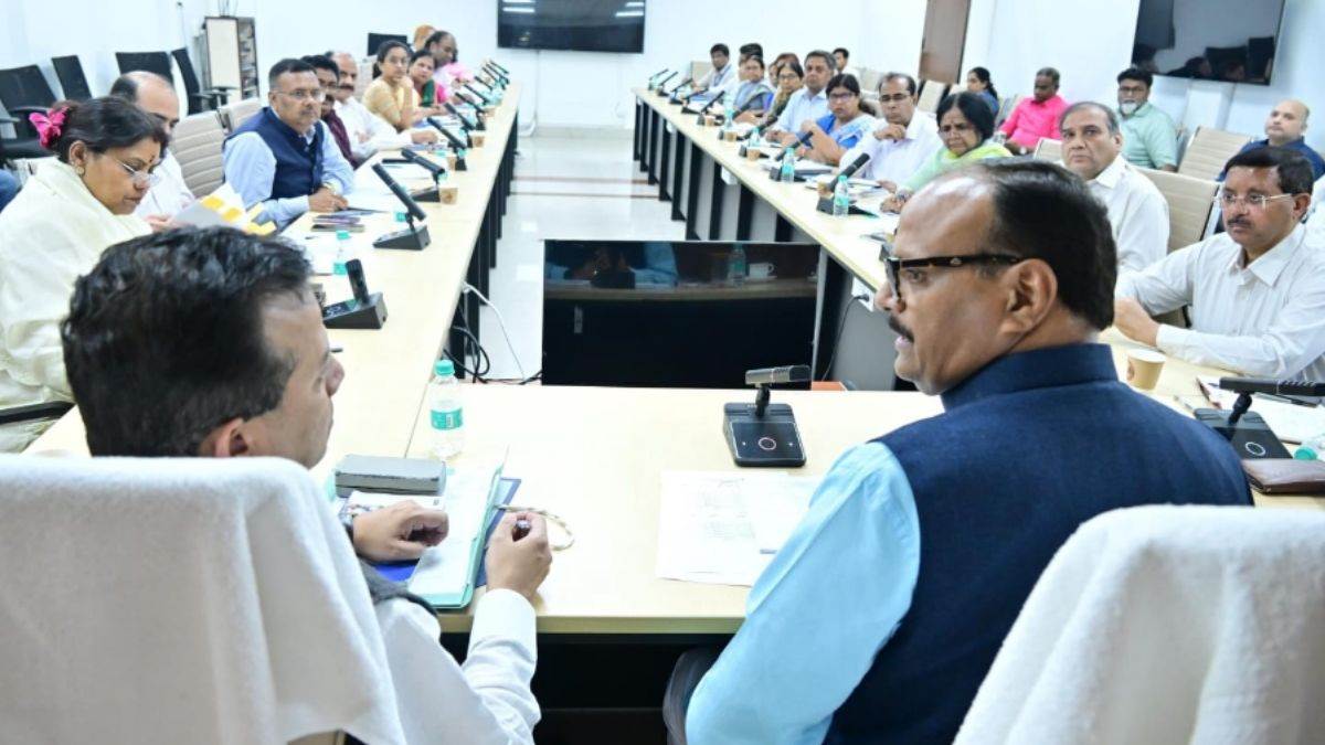 fire safety audit of medical colleges and hospitals will be done afresh deputy cm gave instructions after jhansi accident