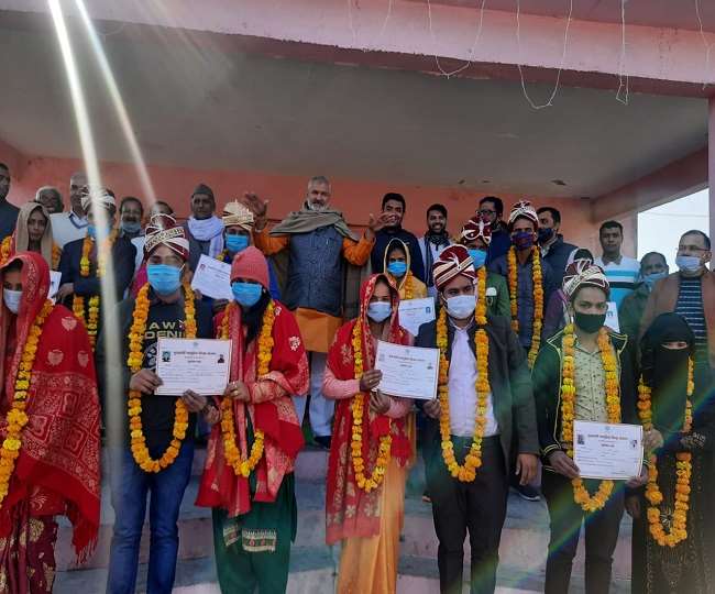 nine couples married under the mass marriage scheme in meerut