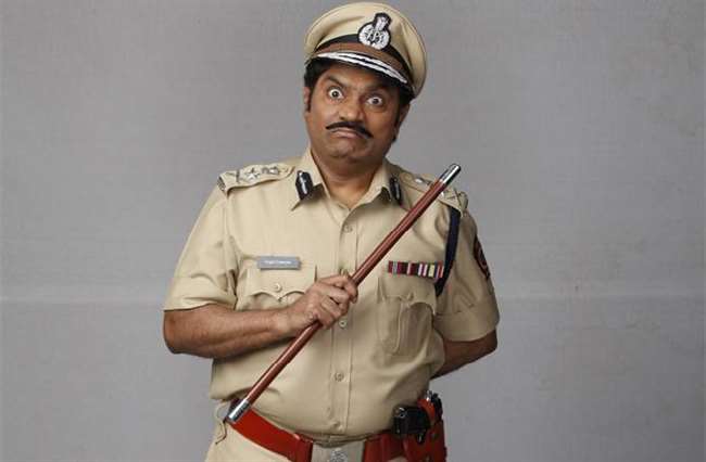 जॉनी लीवर कुली नम्बर 1 में हैं। फोटो- मिड-डे