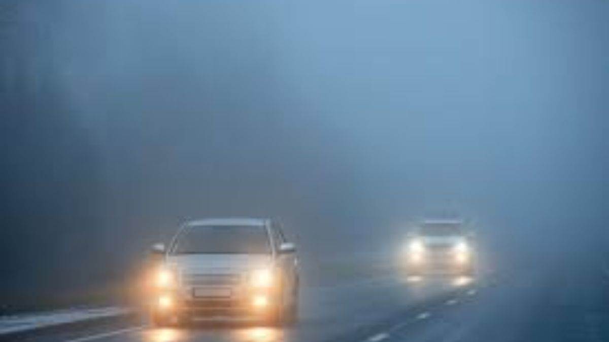 https://www.jagranimages.com/images/newimg/18122022/18_12_2022-car_fog_lamp_23262502.jpg