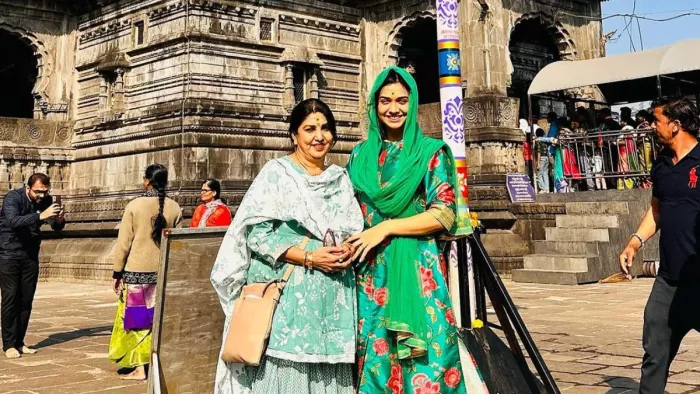 शादी से पहले दिव्या अग्रवाल ने किए त्र्यंबकेश्वर मंदिर के दर्शन। फोटो क्रेडिट- इंस्टाग्राम