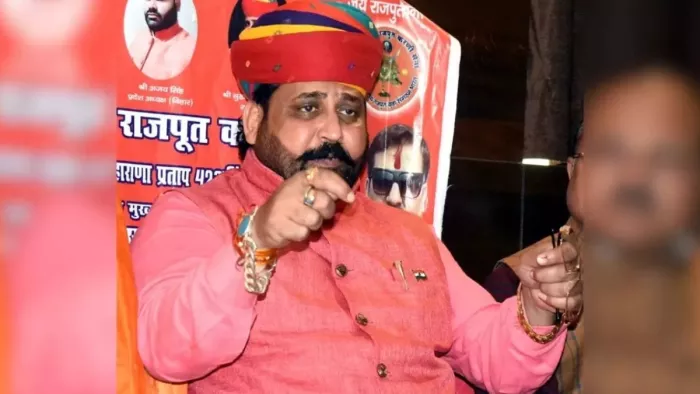 शूटरों तक हथियार-पैसा पहुंचाने वाला अब भी फरार (फाइल फोटो)