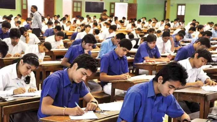 10वीं-12वीं परीक्षा के टाइम टेबल में बदलाव, नहीं मिलेगा 5 मिनट का ब्रेक; इस वजह से लिया गया फैसला