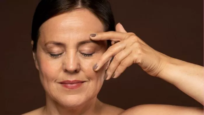 How To Reduce Wrinkles: झुर्रियों से राहत पाने के उपाय