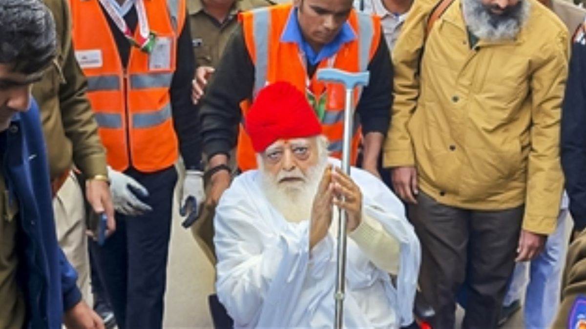 https://www.jagranimages.com/images/newimg/18122024/18_12_2024-asaram_17_day_parole_23851273.jpg