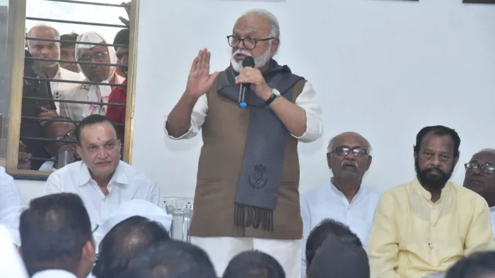 छगन भुजबल ने येवला में समर्थकों के साथ की बैठक