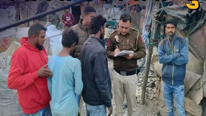 बांग्लादेश के घुसपैठिये लालच में भारत की राजधानी तक आने के लिए ठेकेदारों से सौदा करते हैं। फाइल फोटो
