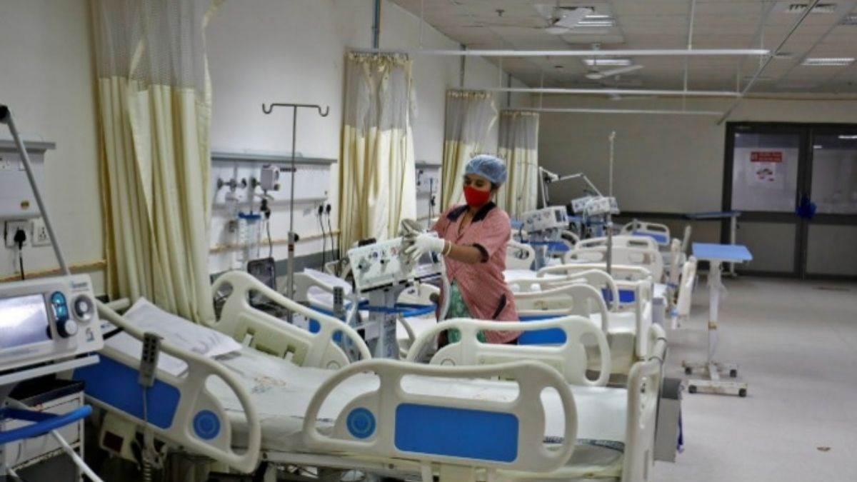 thieves cut the oxygen supply pipe lives of 11 newborns in danger in rajgarh in madhya pradesh