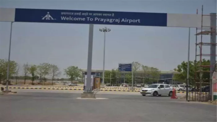 प्रयागराज एयरपोर्ट पर सभी एयरप्लेन व चार्टर्ड प्लेन को पार्किंग के लिए बड़ी परेशानी उठानी पड़ सकती है।