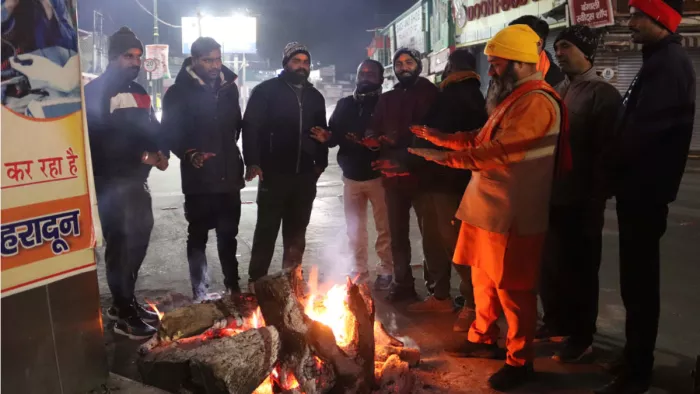 Weather Update: मैदानों पर हल्की धुंध और कुहासा छाने की संभावना. Jagran