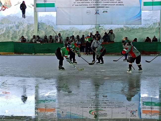 jammu kashmir teams lost matches in ice hockey in gulmarg