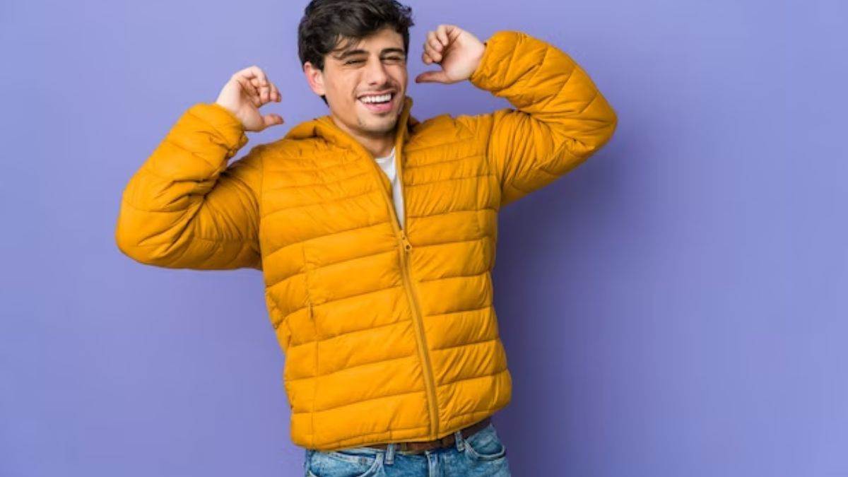 https://www.jagranimages.com/images/newimg/19012024/19_01_2024-amazon_republic_day_sale_2024_on_bomber_jacket__23632969.jpg