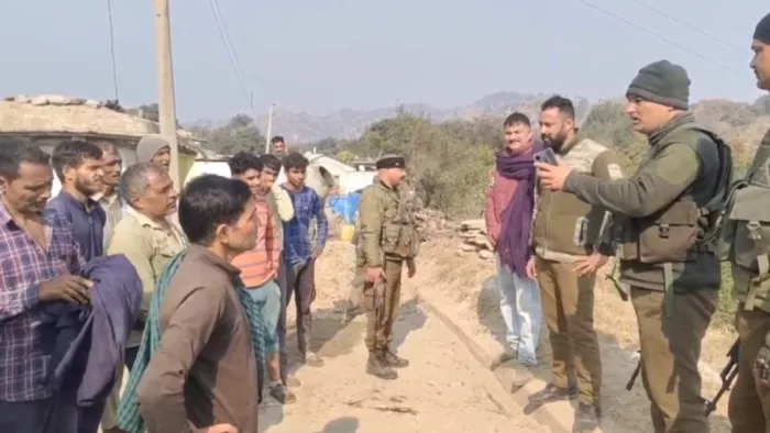 सैटेलाइट मोबाइल का सिग्नल मिलने पर सुरक्षाबलों ने चलाया तलाशी अभियान।