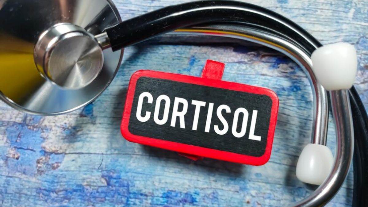 low cortisol causes symptoms and treatment