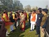 राज्यपाल आंनदी बेन पटेल पहुंची गजरौला, स्वागत के बाद कस्तूरबा गांधी बालिका विद्यालय का किया निरीक्षण