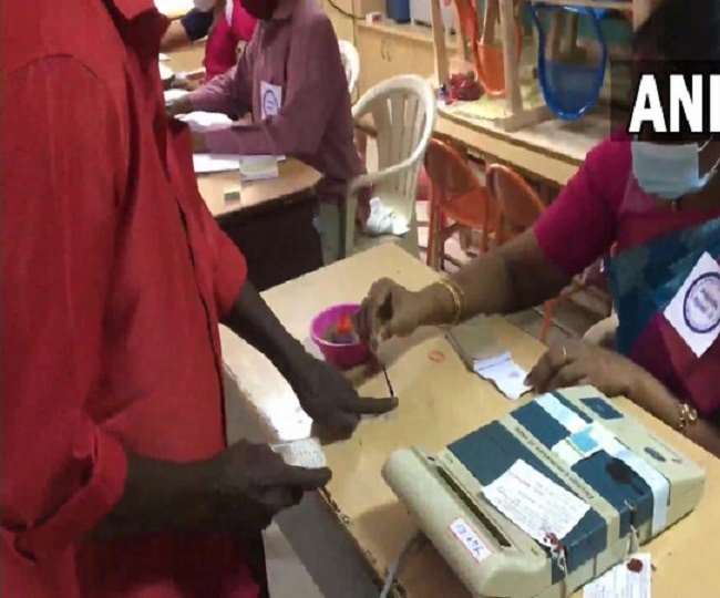 tamil nadu local body polls after 11 years local body elections are being held in tamil nadu today