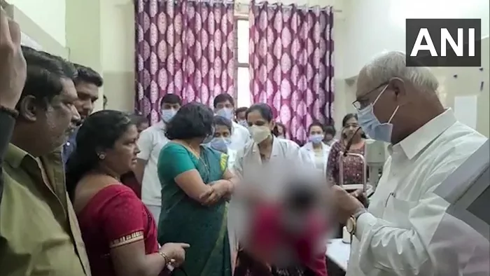 Karnataka News: शादी का प्रपोजल ठुकराया तो 17 साल की लड़की पर फेंक दिया तेजाब