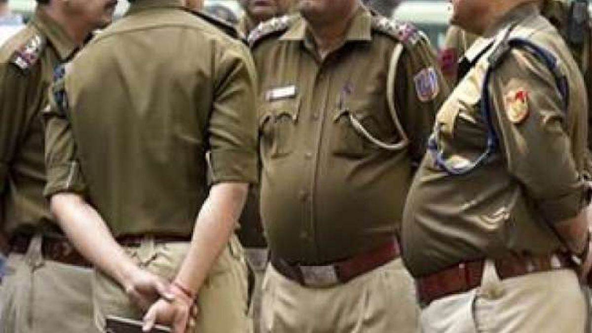 https://www.jagranimages.com/images/newimg/19022023/19_02_2023-police_2_23334115.jpg