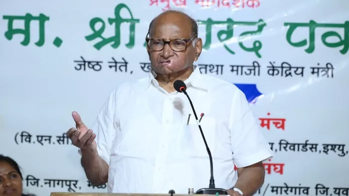 शरद पवार ने शिवसेना विवाद से बनाई दूरियां (फोटो: @PawarSpeaks)