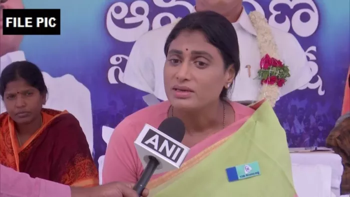 वाईएसआरटीपी प्रमुख वाईएस शर्मिला के खिलाफ मामला दर्ज