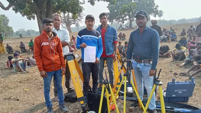 Jharkhand News: कोल ब्लॉक सर्वे करने पहुंची टीम के 5 लोगों को बनाया बंधक, पुलिस पहुंची लेकिन तब तक...