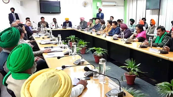 चार घंटे चली किसानों के साथ चली केंद्र सरकार की बैठक में हुई चर्चा (फाइल फोटो)