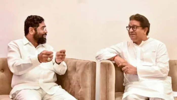 राज ठाकरे और मुख्यमंत्री एकनाथ शिंदे की मुलाकात की फाइल फोटो।(फोटो सोर्स: राज ठाकरे एक्स हैंडल)