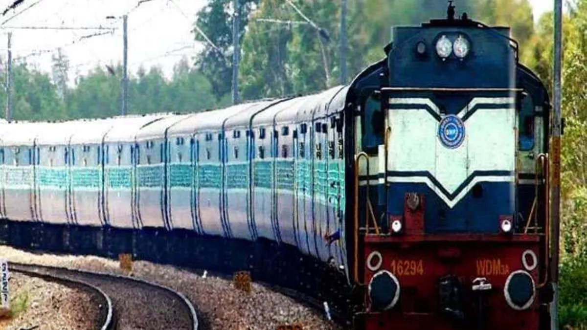 Indian Railways: मौसम में सुधार से कम होने लगी यात्रियों की परेशानी, सचखंड एक्सप्रेस सहित 20 ट्रेनें चल रही लेट; देखें List