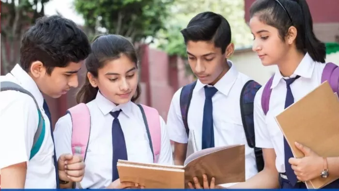 CBSE Board Exam 2025: विदेशी स्कूलों के लिए लॉन्च करेगा पाठ्यक्रम