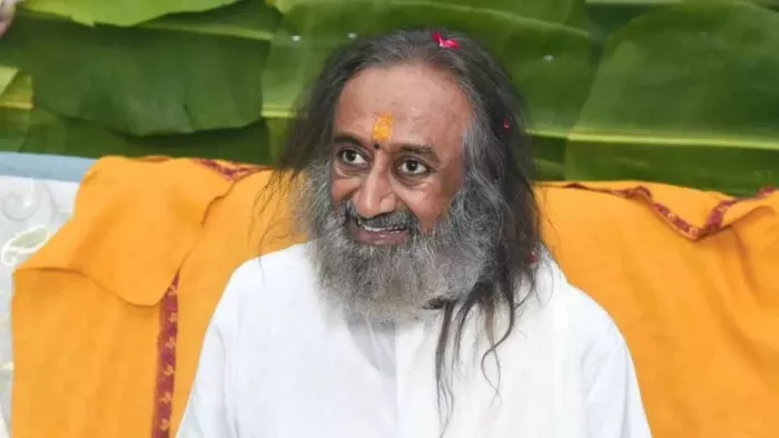 एक गांव, एक गोत्र में शादी न हो: श्रीश्री रविशंकर (File Photo)