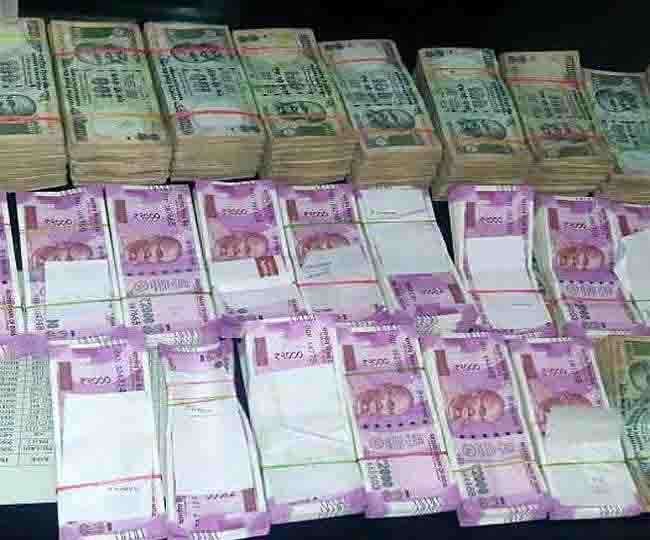 सीबीडीटी ने कहा कि पांच प्रतिष्ठानों के पांच ठिकानों पर छापेमारी की गई