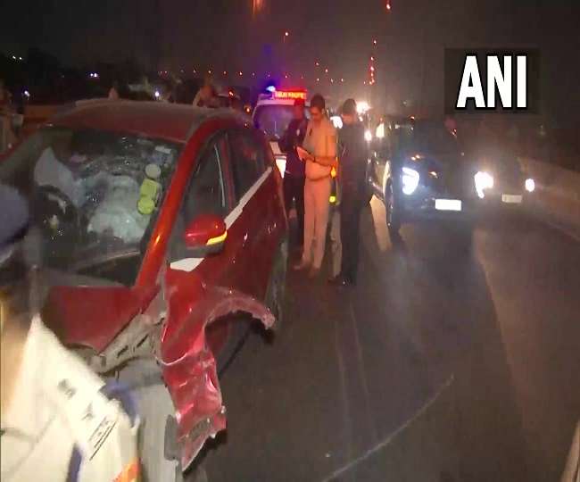 Delhi Road Accident: बाबा बंदा सिंह बहादुर सेतु पर सड़क हादसे में परिवार के 4 लोग घायल,