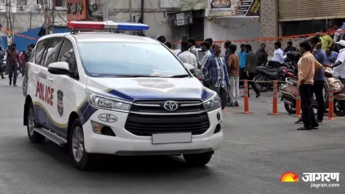 हापुड़ में पुलिस को चकमा देकर कोतवाली से फरार हुआ आरोपित।