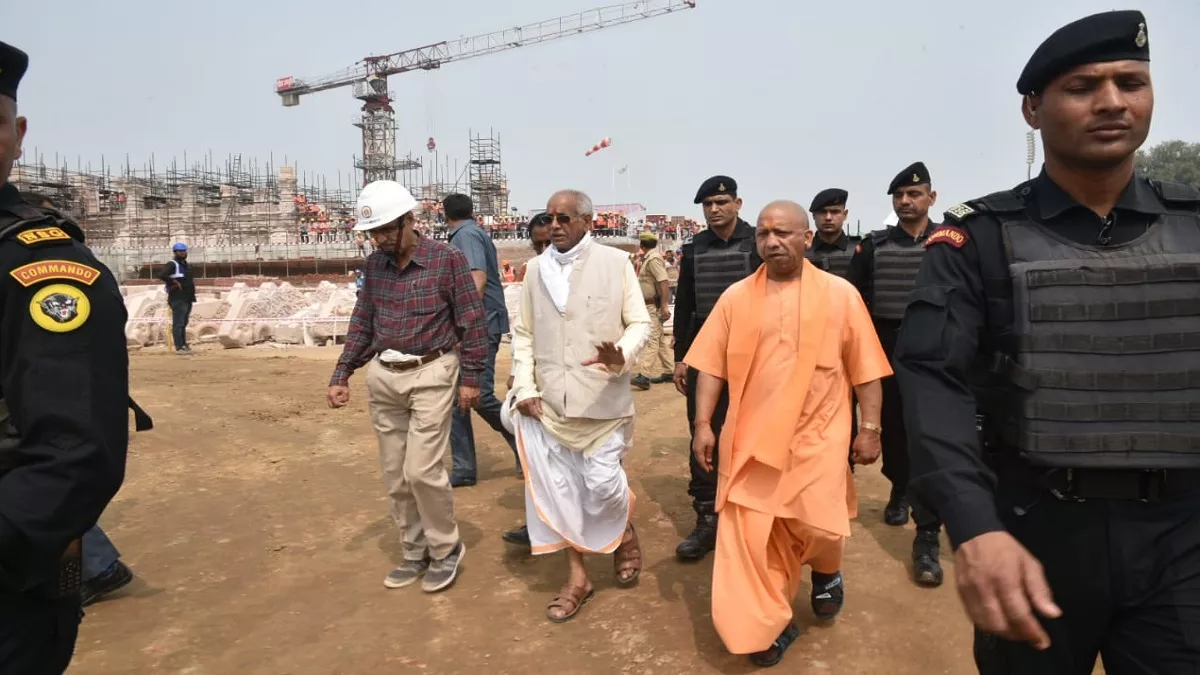 CM Yogi In Ayodhya: सीएम योगी ने राम पथ और जन्मभूमि पथ का न‍िरीक्षण क‍िया