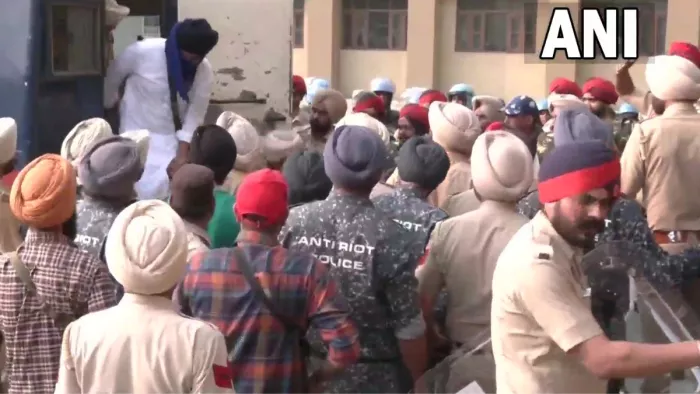 अमृतपाल के सात समर्थकों को पुलिस ने कोर्ट में किया पेश