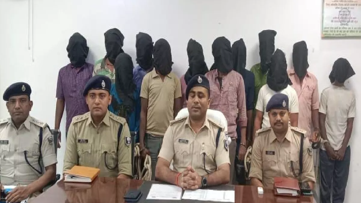 नवादा पुलिस की बड़ी कार्रवाई, अभियान चलाकर एक रात में 83 आरोपियों को पकड़ा, 18 दिन में 628 आरोपी धराए