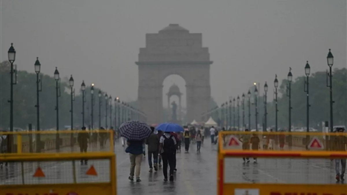बारिश को लेकर येलो अलर्ट जारी, दिल्ली में 5 डिग्री गिरा पारा; मार्च में सबसे ठंडा रहा शनिवार