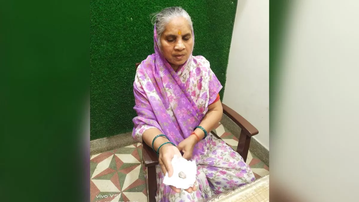 वृद्धा से सोने की चेन ले उड़े टप्पेबाज