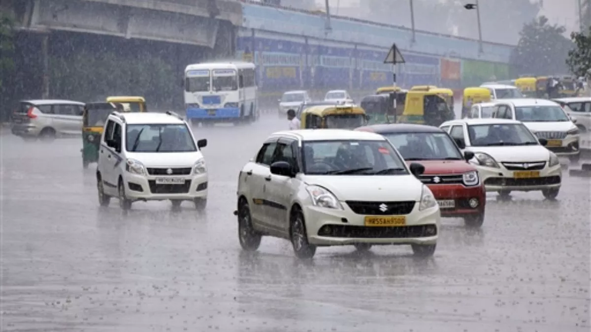 गुरुग्राम के कई हिस्सों में आज दूसरे दिन तेज बारिश के साथ ओलावृष्टि, दिल्ली-नोएडा में छाए बादल