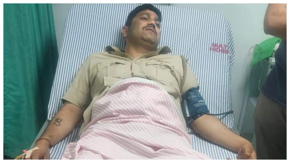 जाम खुलवा रहे एसएचओ को कैंटर से कुचलने का प्रयास, अस्पताल में कराया गया भर्ती