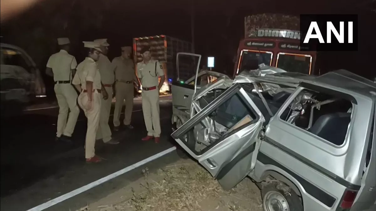 तमिलनाडु के तिरुचिरापल्ली में हुआ दर्दनाक सड़क हादसा (प्रतीकात्मक फोटो)